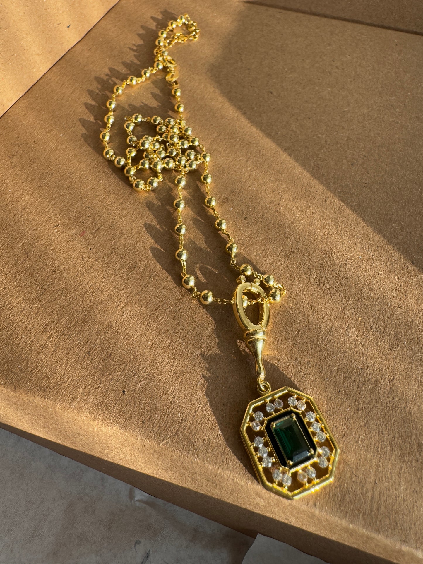 GREEN STONE NECKLACE