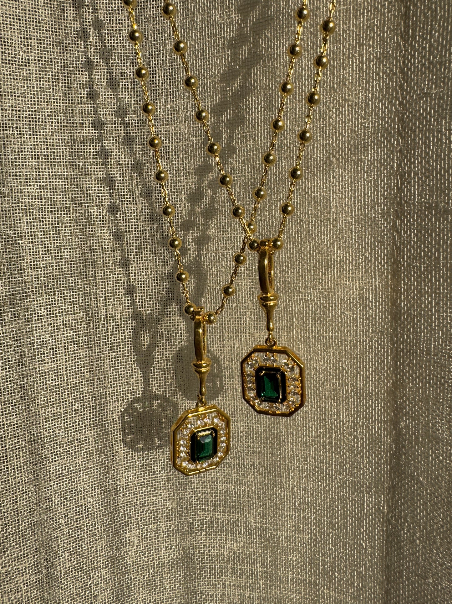 GREEN STONE NECKLACE