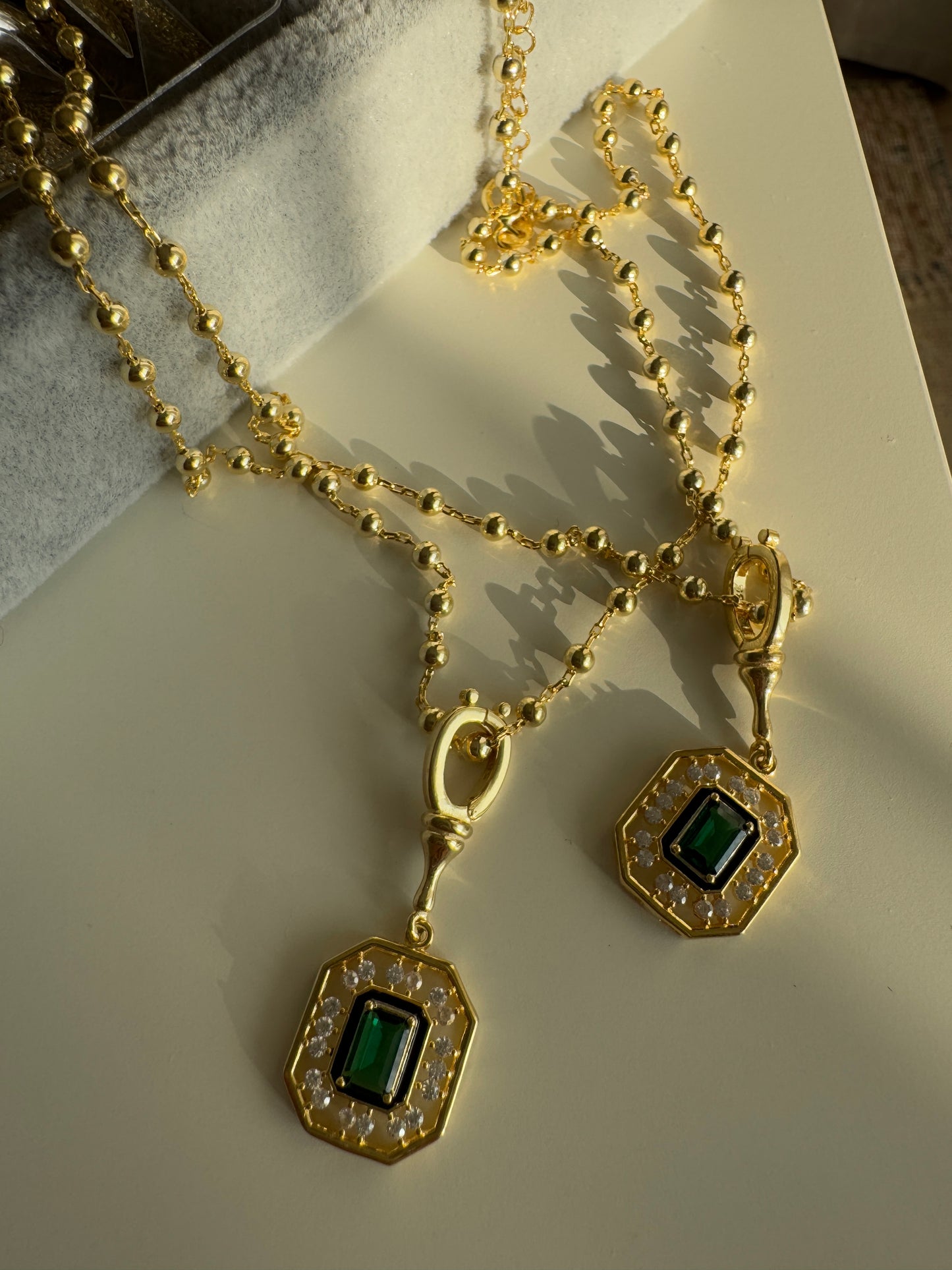 GREEN STONE NECKLACE