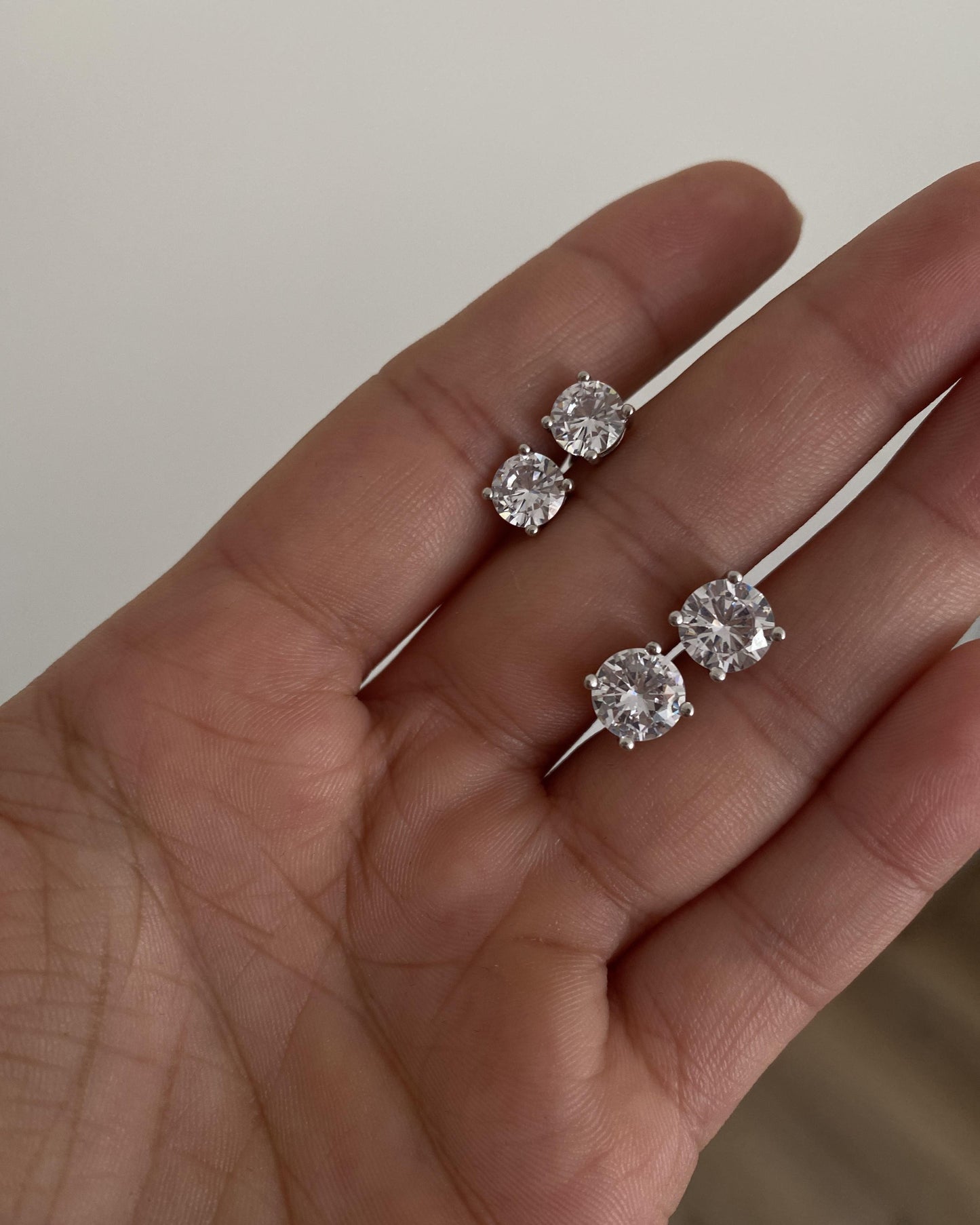 6mm Solitaire Earring