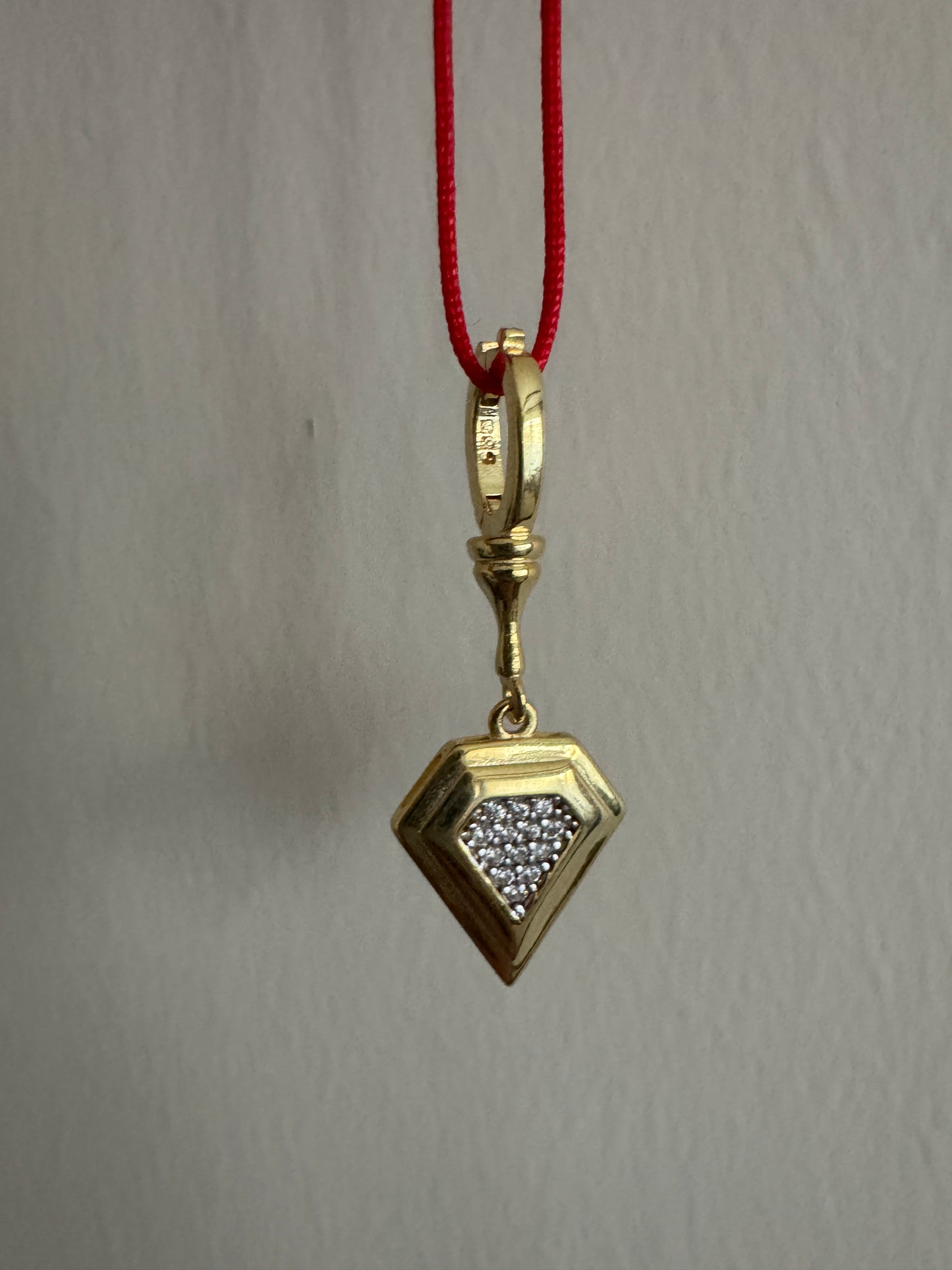 TAŞLI CHARM