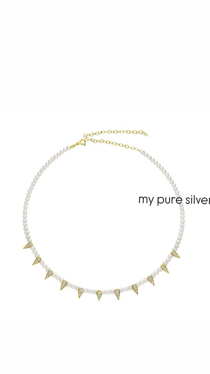 MINI PEARL TRIANGLE NECKLACE